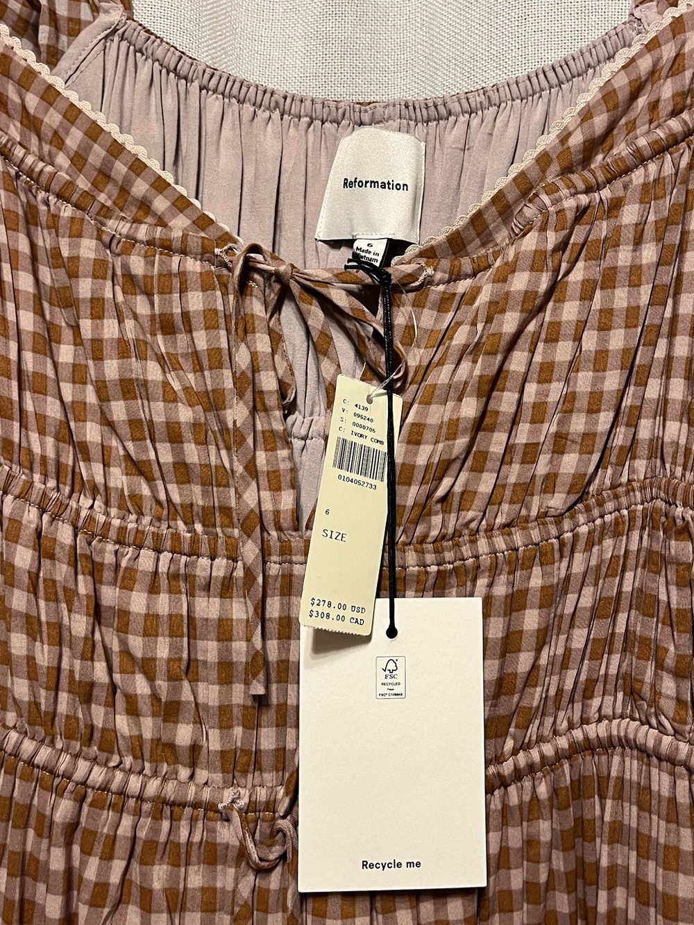 Reformation Rhett dress - Picture 10 of 11